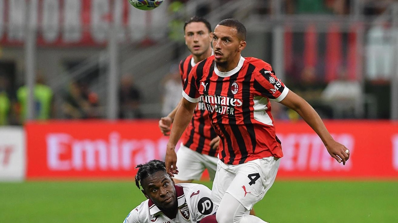 Ismail Bennacer (26 anni) in azione durante la prima giornata contro il Torino Il centrocampista algerino è sotto contratto con i rossoneri fino a giugno 2027