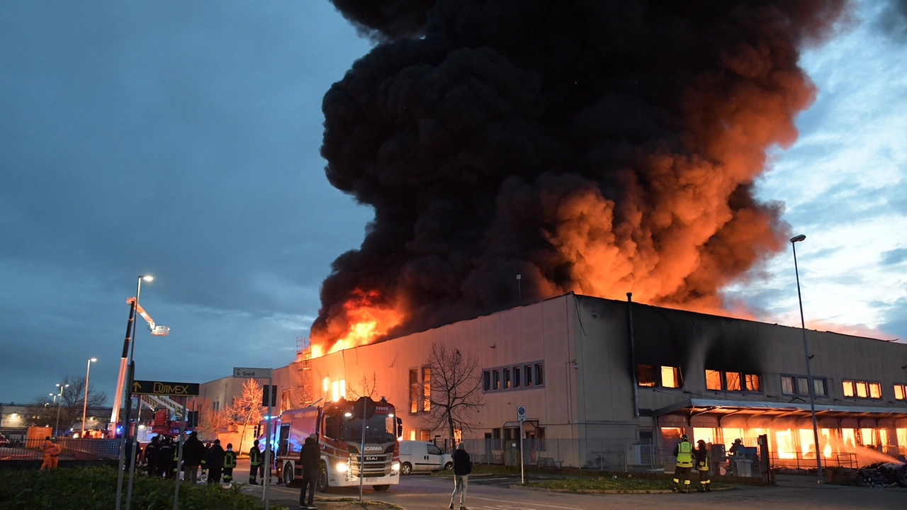 Incendio capannone logistica Truccazzano