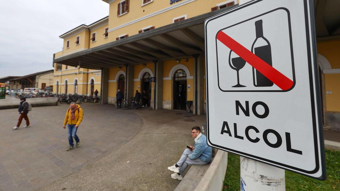 A Varese niente alcol dopo le 10 di sera: moratoria su vendita e consumo di vino e birre fino alle 6 del mattino