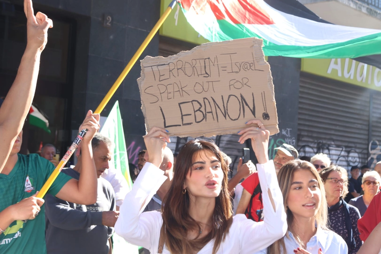 Una delle partecipanti alla manifestazione pro Palestina