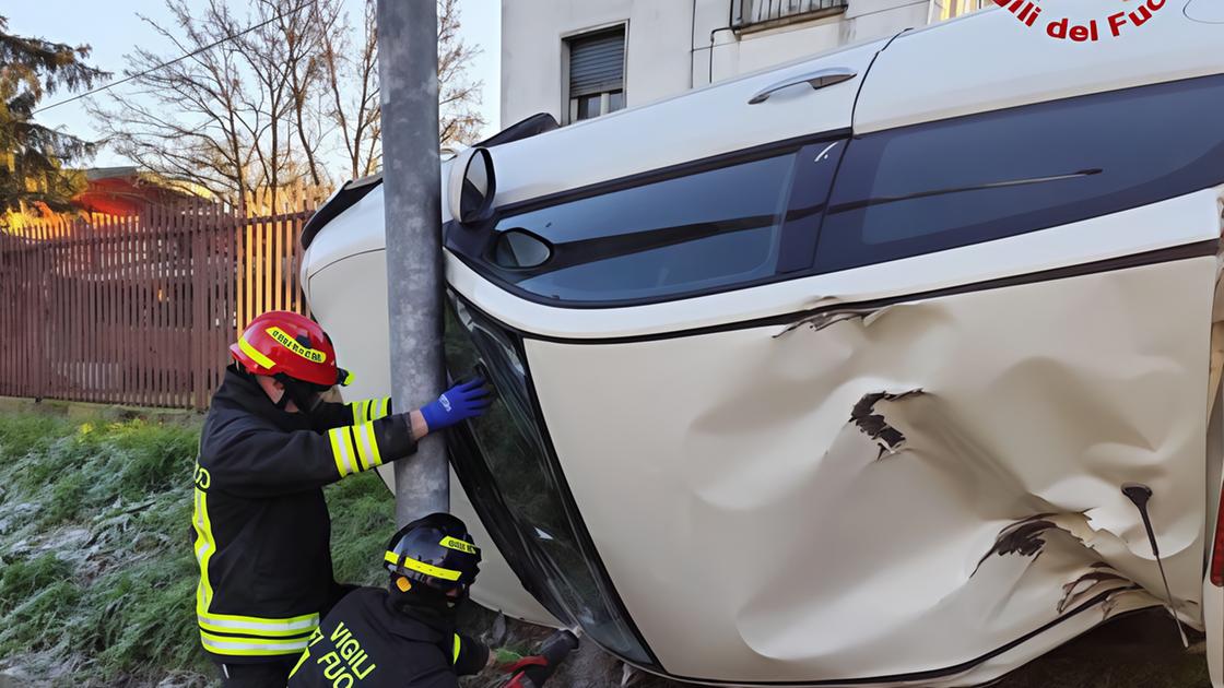 Tre incidenti. Conducenti intrappolati