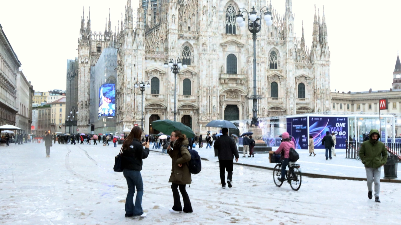 Piazza del Duomo imbiancata il 15 febbraio