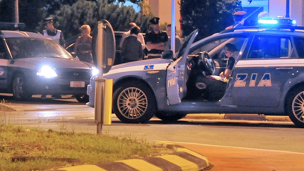 Origini italiane, nato in Svizzera, residente a Monaco di Baviera e alloggiato in un hotel di Como. Dove la polizia...