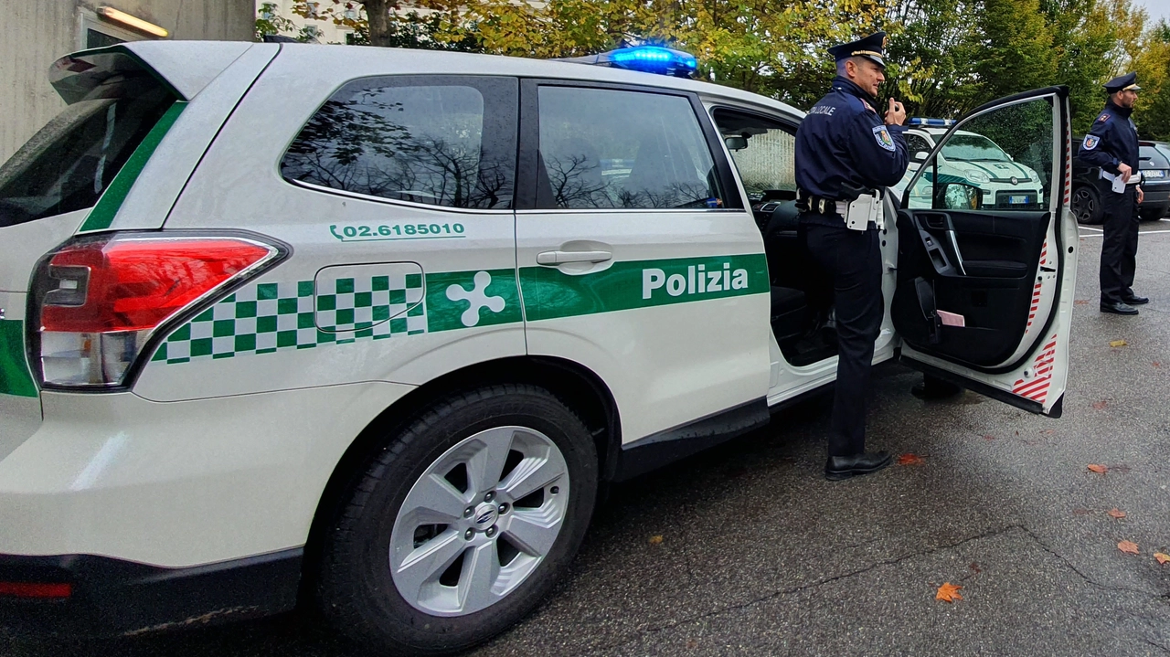 Angenti della polizia locale in azione