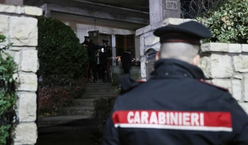 Bimba di 3 anni trova una pistola in giardino e spara un colpo: è in coma