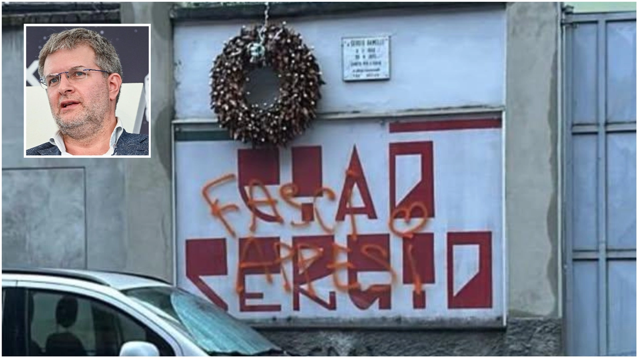 Vandalizzato il murale per Sergio Ramelli: nella notte compare scritta contro i “fasci”. Indaga la Procura