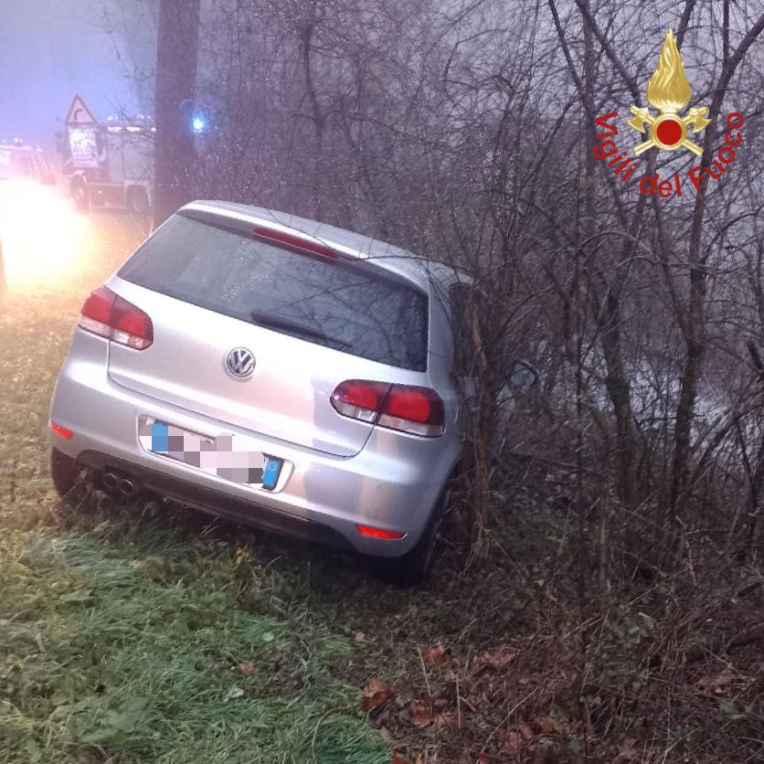 Valmorea, finisce con l’auto in un fosso: grave un 53enne