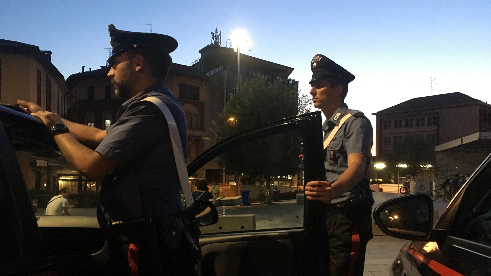 I carabinieri in piazza Garibaldi