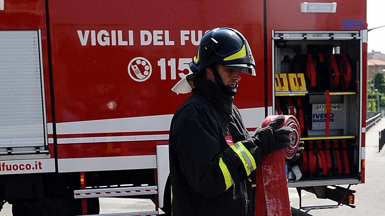 I vigili del fuoco hanno domato l'incendio a Gussago